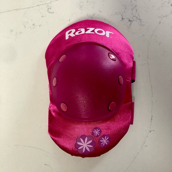 Razor - Pink Youth Knee and Elbow Pads Set - Great Condition! - Picture 2 of 5